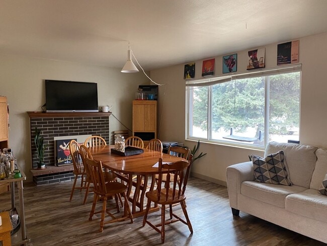 Photo - STUDENTS WELCOME! Spacious single-family home in the heart of Ft. Collins!