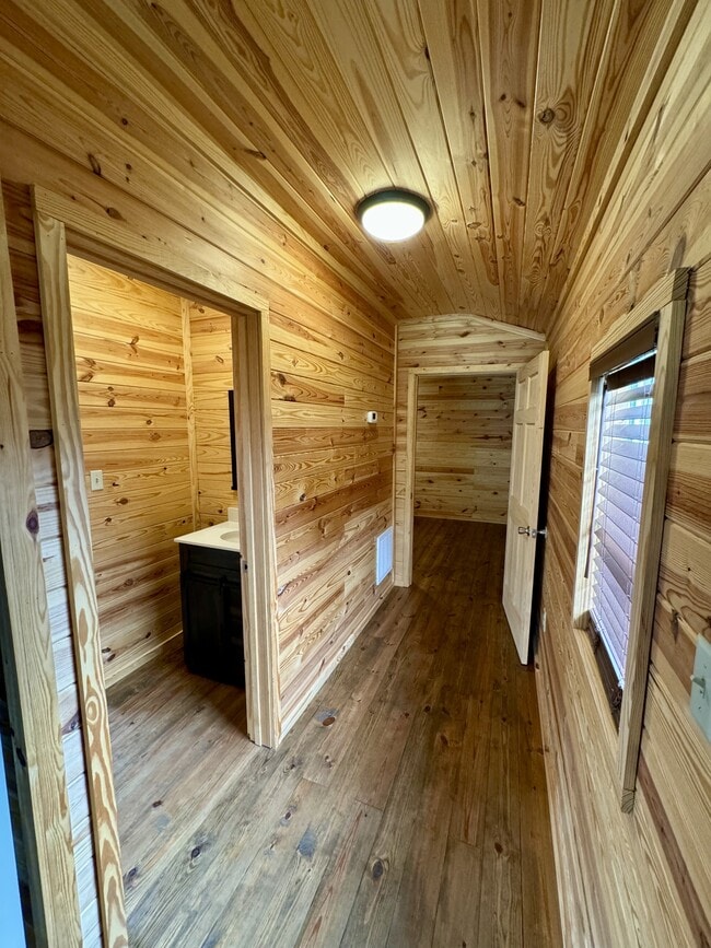 Photo - 17023 Sledge Rd