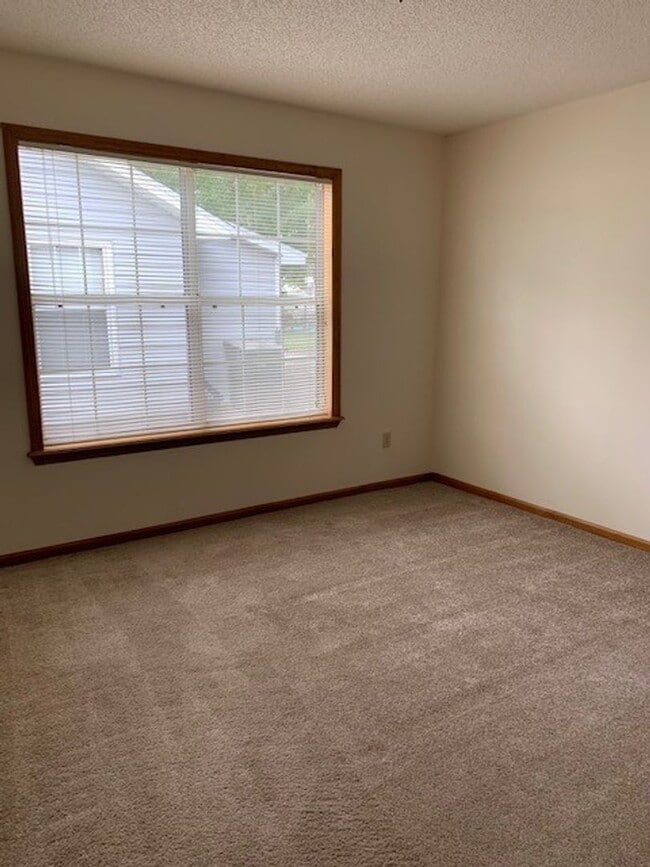 Photo - 2312 Pineview Dr Unidad A