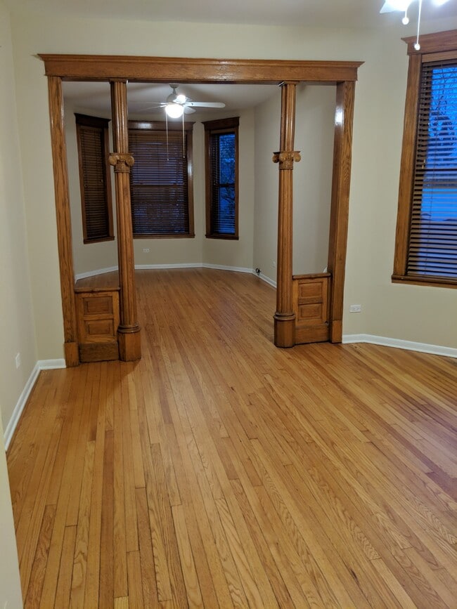 Photo - 3838 N Kenmore Ave Unidad 3