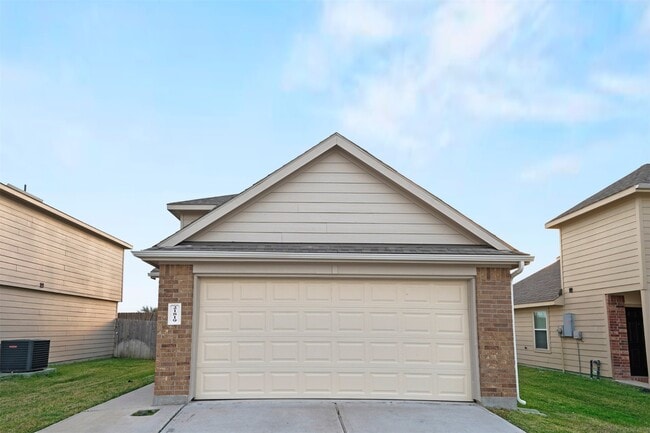 Photo - 21819 King Hts Ln