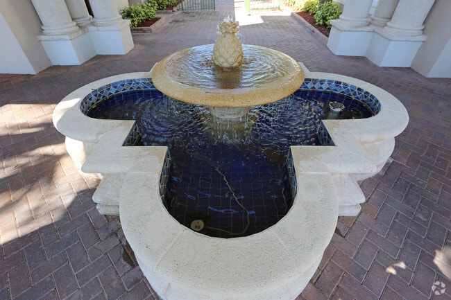 Photo - Palm Park Apartments