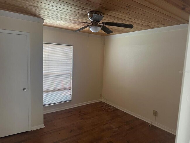 Photo - 212 N Chestnut Rd