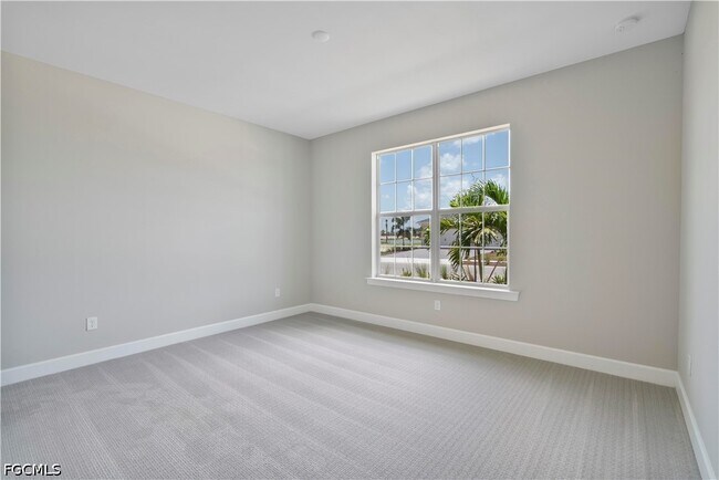 Photo - 16056 Shoreline Dr