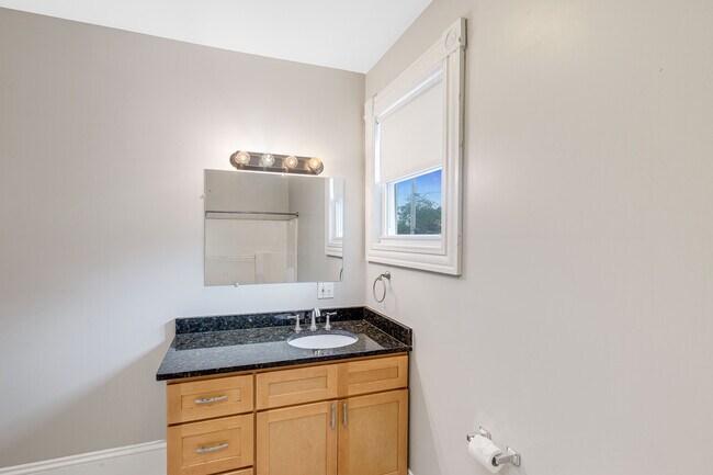 62 Highland St Unidad Highland St Unit 2