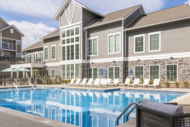 Clubhouse & Pool - Waterford at Sugarcreek Apartments