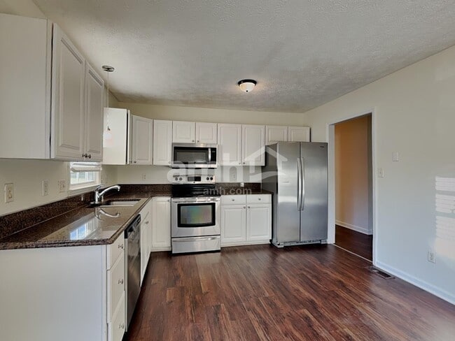 Photo - 541 Clyde Dr