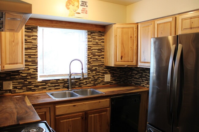 Photo - 4325 SE Cedar St