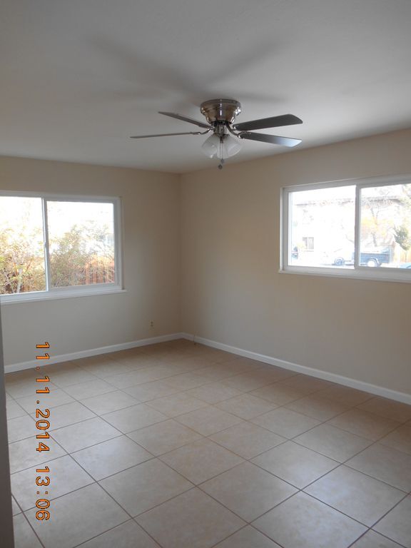 Sala de estar - 4051 Shinners Pl