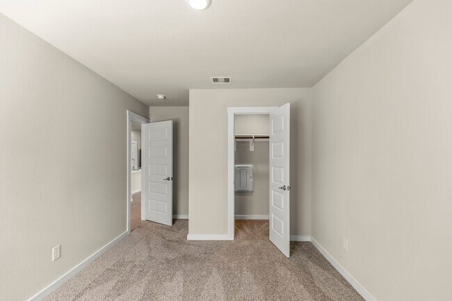 Photo - 3915 Sparkman Ln