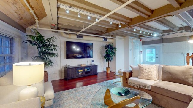 Building Photo - 1 bedroom in Boston MA 02108 Unit 4 Rental