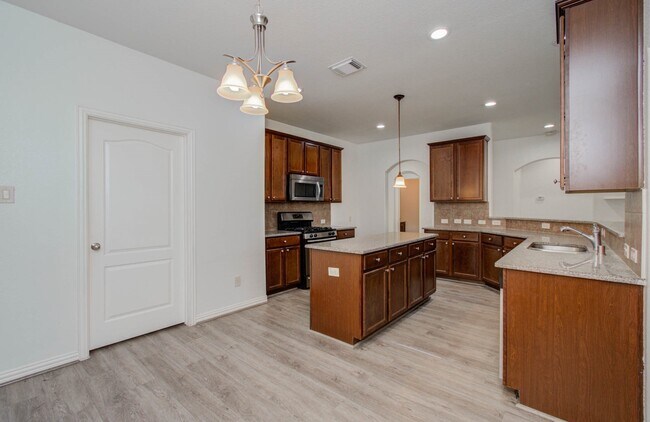 Building Photo - 22314 Mosshall Ct