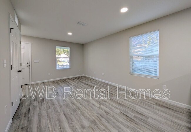 Photo - 843 Bridier St