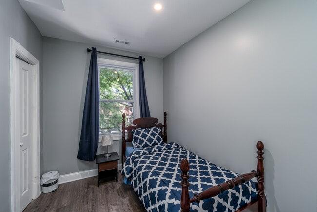 Photo - 1705 West Virginia Ave NE