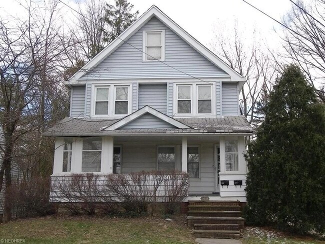 Building Photo - 1681 Sunview Rd