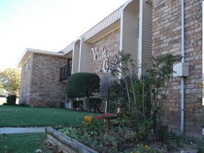 Villa Chateau Apartments - Villa Chateau Apartments
