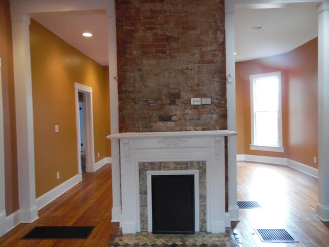 Photo - 706 W Maxwell St