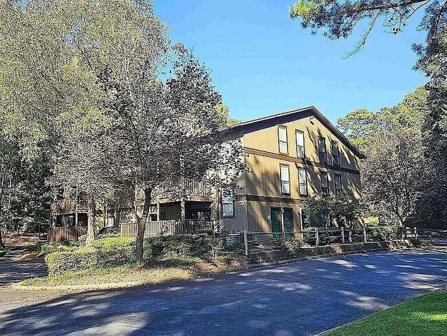 Building Photo - 3932 Cedar