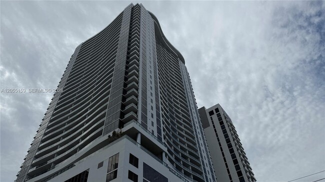 Building Photo - 1600 NE 1st Ave Unit 2511