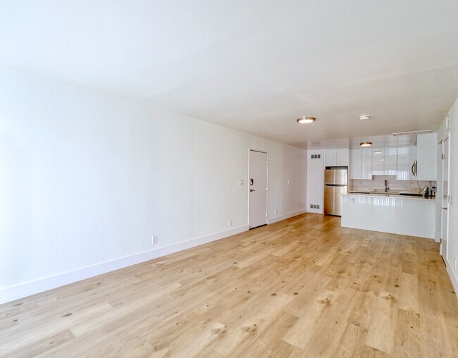 Avenue 32 #200V, LP.