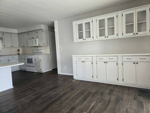 Photo - 410 50th Ave Dr W