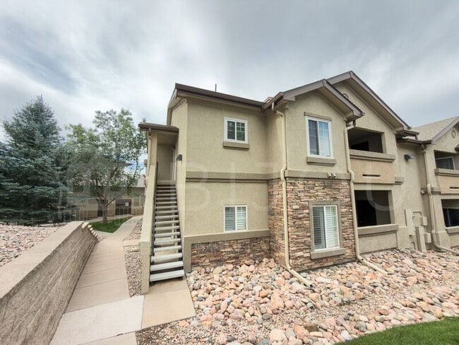 Building Photo - 6925 Ash Creek Heights Unit #203