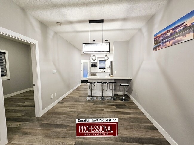 Building Photo - 6044 179 Av NW