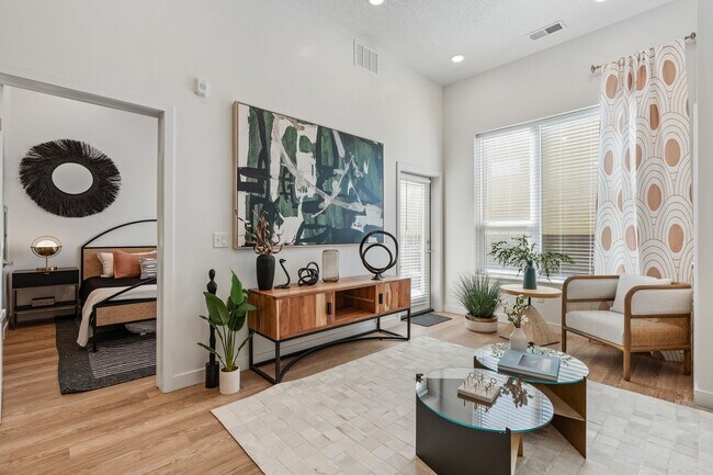SevenO2 Main Apartments
