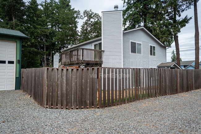 Photo - 9620 Maple Ave SW