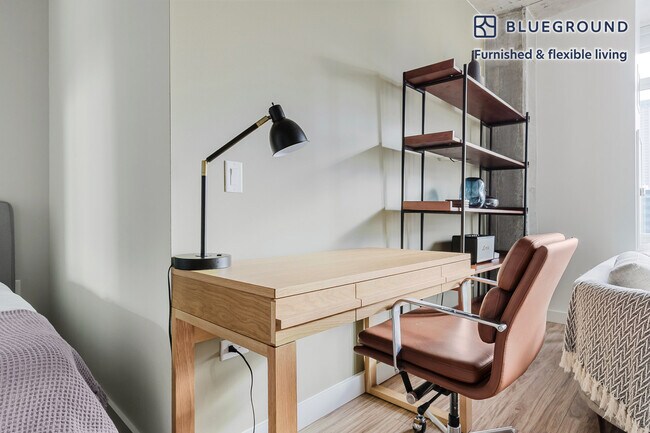 Photo - 165 N Desplaines St Unit FL10-ID1274