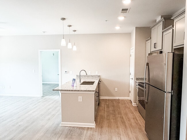 2 BR - Kitchen