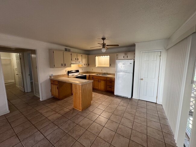 Photo - 519 E Churchwell Ave