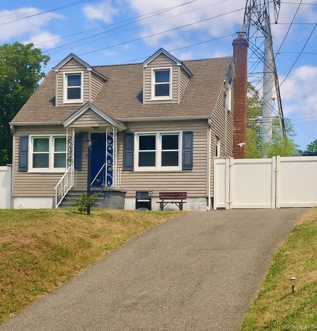 Building Photo - 4299 Express Dr N Rental