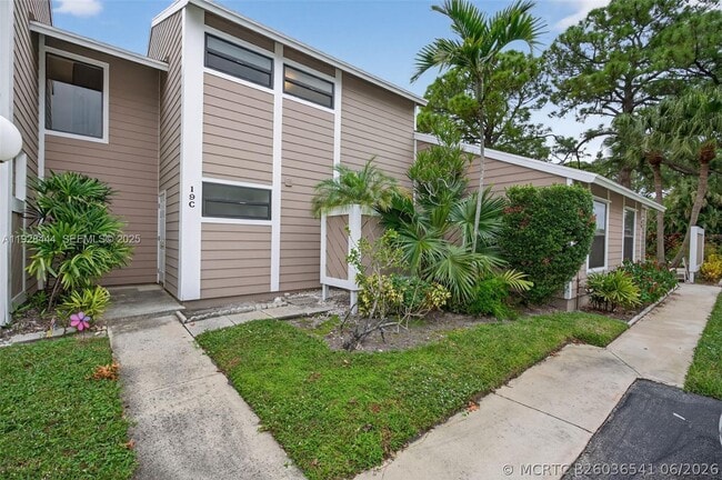 Building Photo - 707 Stonewood Ct Unit 19c