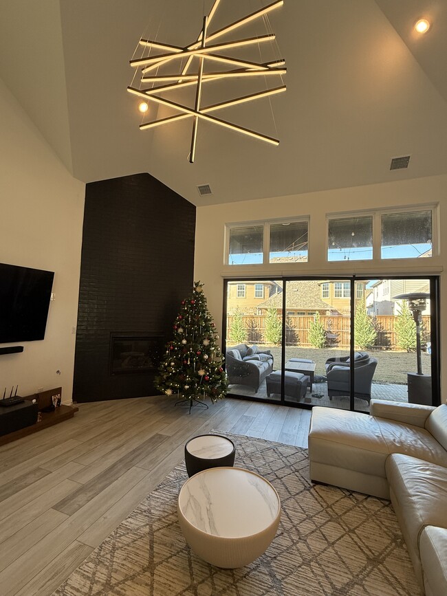 Photo - 2832 Fountain Park Dr