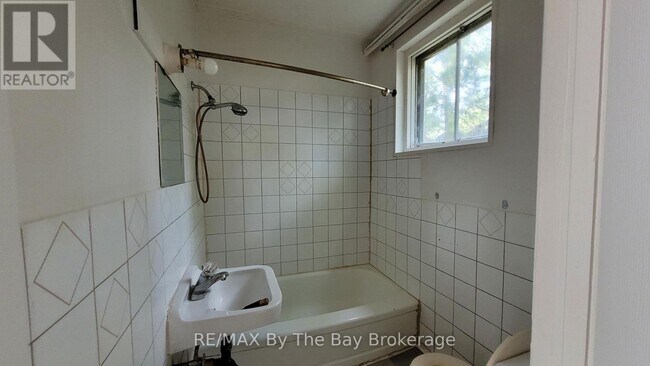 Photo - 280 River Rd E Unit A05