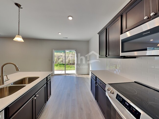 Photo - 300 Sawyer Jackson Dr