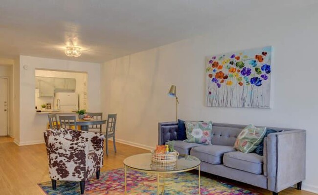 Building Photo - 1 bedroom in Houston TX 77057 Unit 1047 Rental