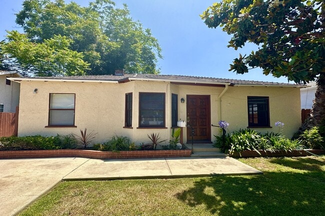 Building Photo - 4608 Saloma Ave