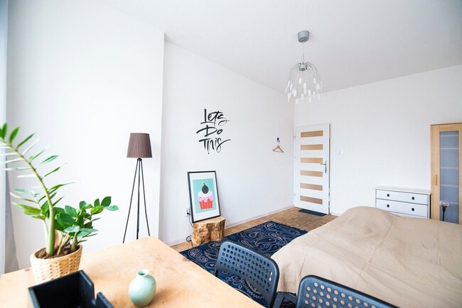 Photo - Kingsway Apartments