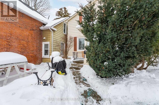 Photo - UNIT A - 18 FIRST AVENUE