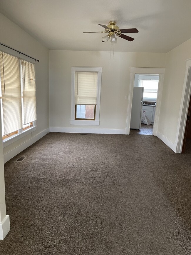 Photo - 165 W 5th St