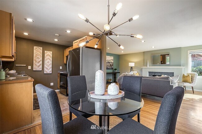 Photo - 10046 3rd Ave SW