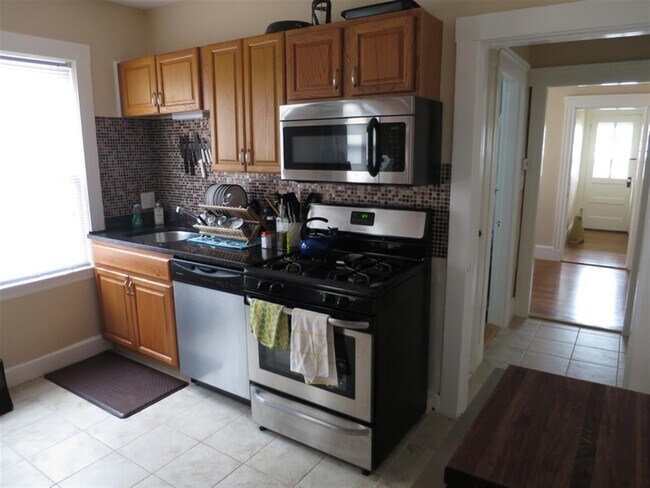 Building Photo - 12 Silvey Pl Unit 3