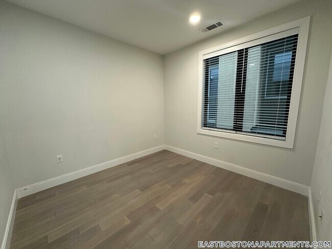 Photo - 152 Liverpool St Unit 305