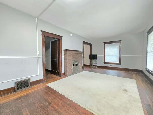 Photo - 1213 W Lexington Ave