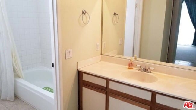 Photo - 533 S St Andrews Pl Unidad 321