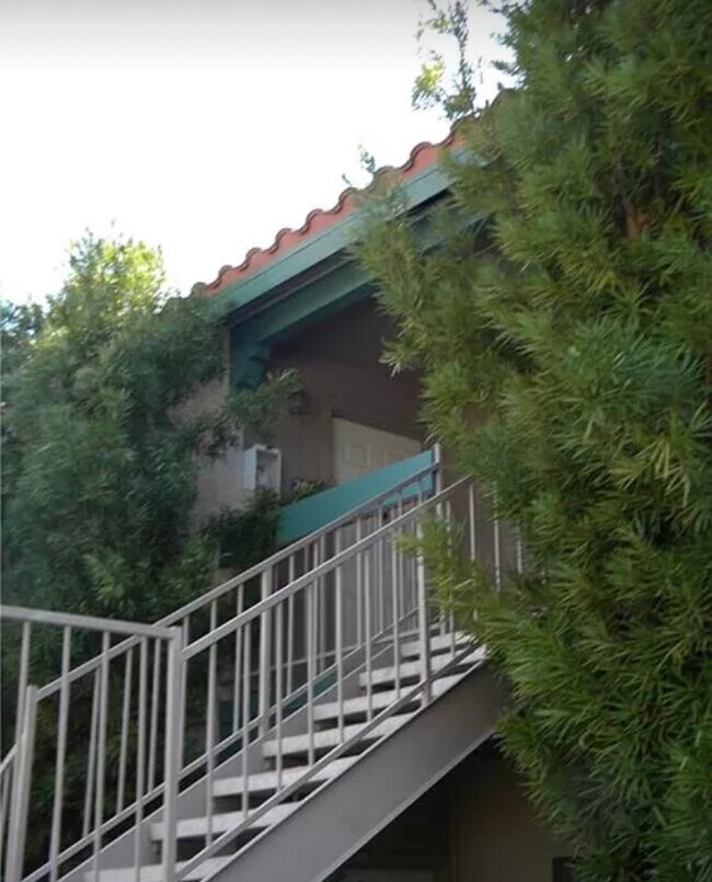 Photo - 5166 S Jones Blvd Unit 205