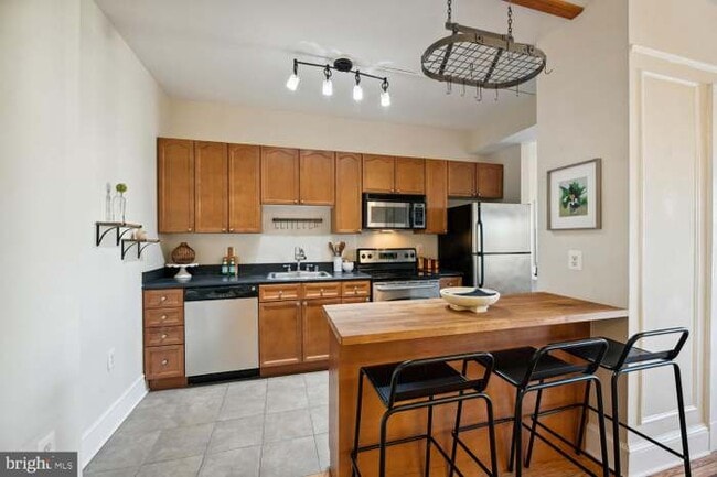 Photo - 1613 Harvard St NW Unidad 510