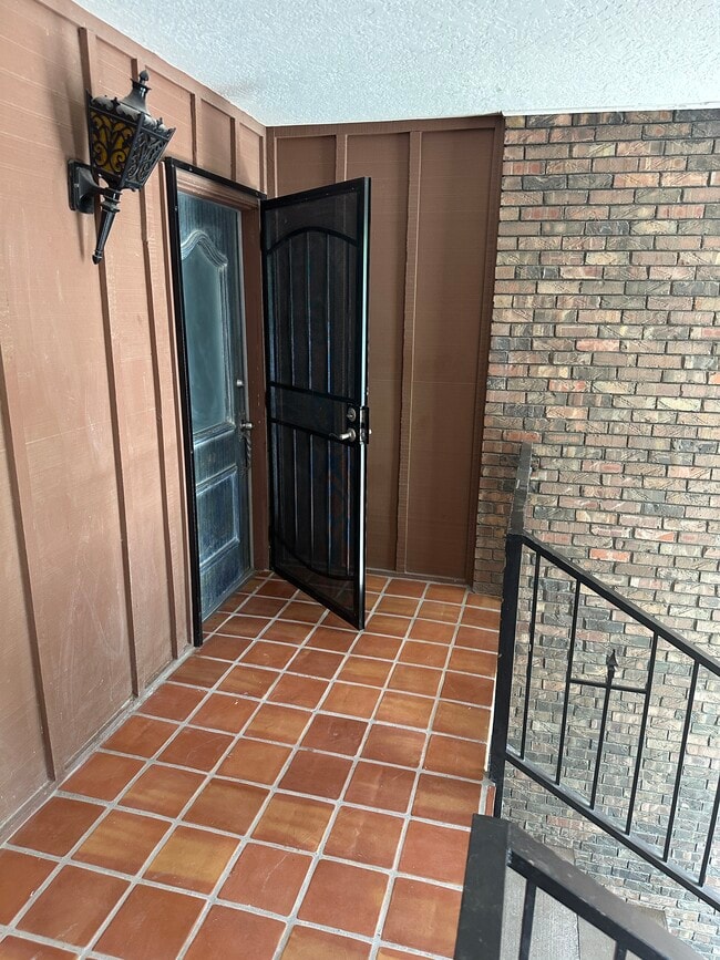 Entrance - 4800 N Stanton St Unit CamelotCondo 42